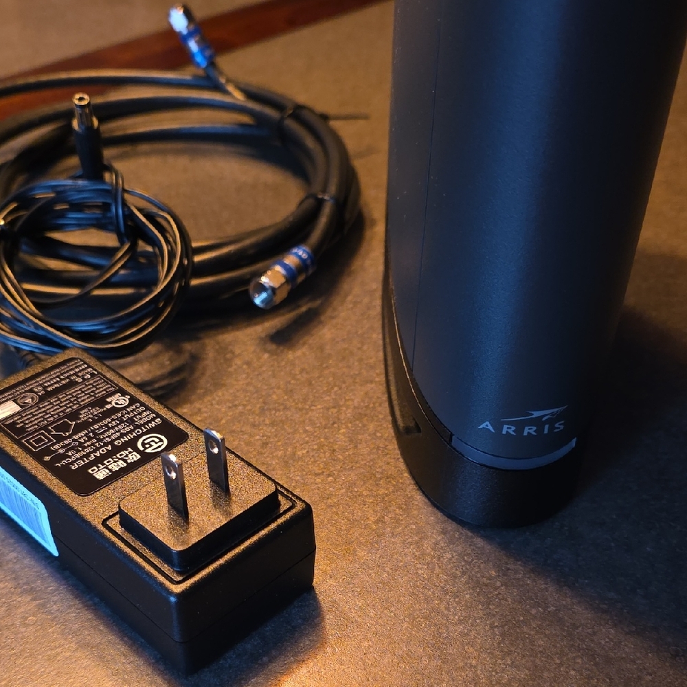 ARRIS SURFboard G36 Black Modem/Router with Power Adapter